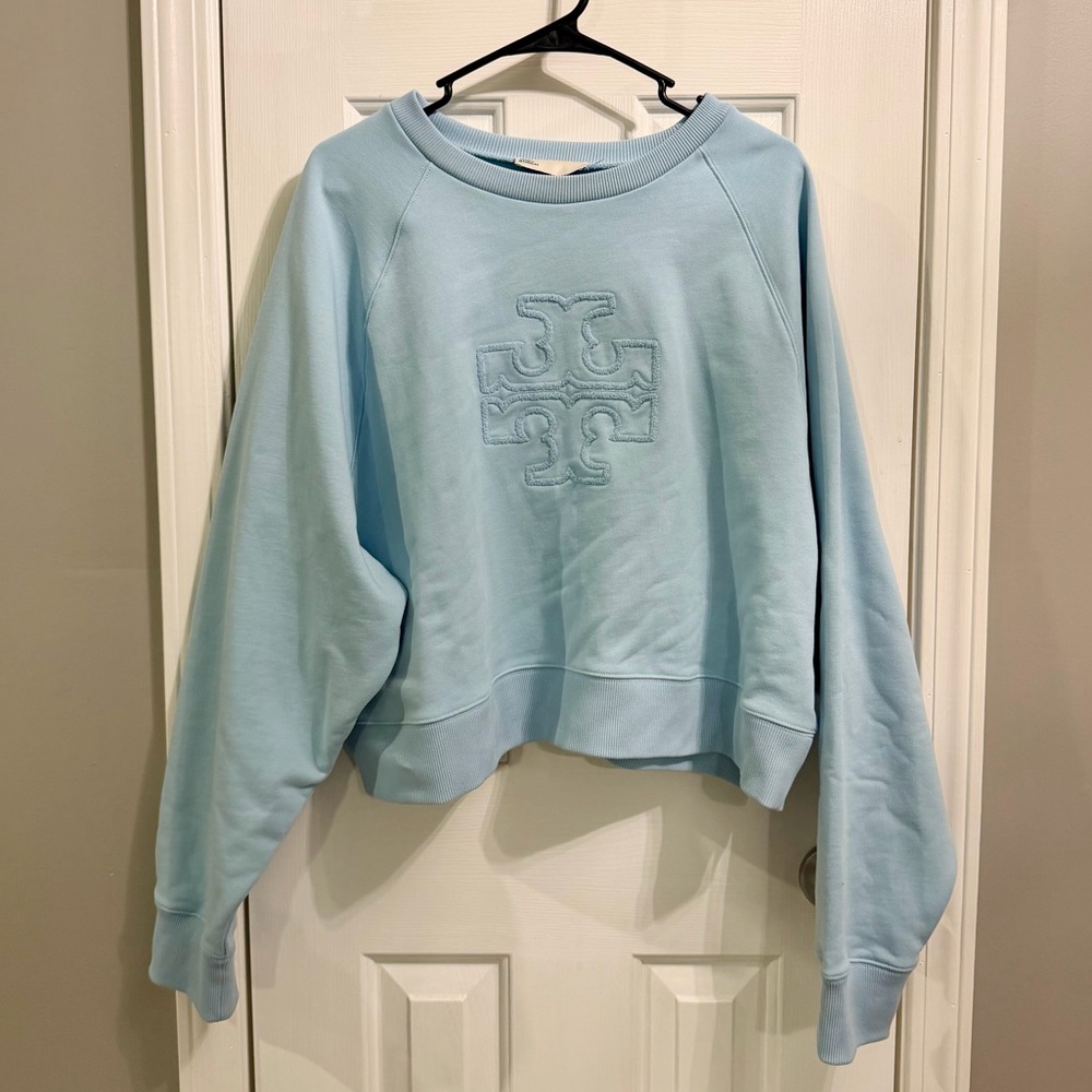 Cropped Tory Burch Pastel Blue Embroidered Logo Crewneck Sweatshirt